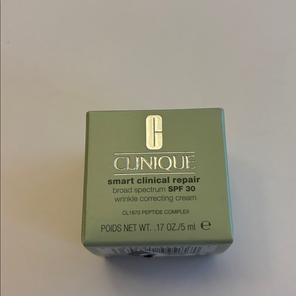 Clinique Smart Clinical Repair SPF 30 - Picture 2 of 2